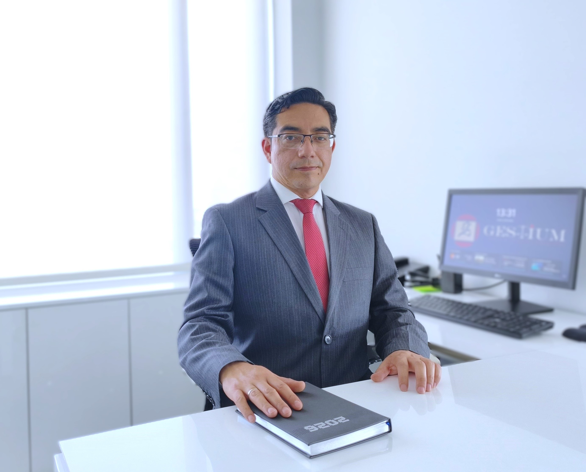 Ab. Eduardo Meléndez